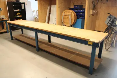 Werkbank met onderplateau, afm. 400 x 75 x 85 cm – kavel bij HNVI, 's-Hertogenbosch