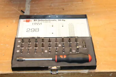 Dertig-delige elektra bitset WURTH – kavel bij HNVI, 's-Hertogenbosch