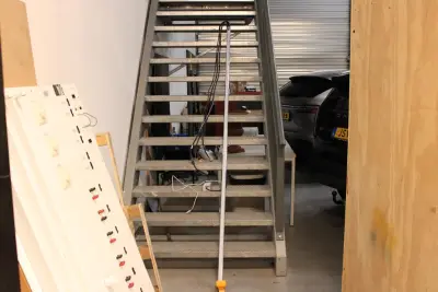 LED Tl-buis lengte ca. 3 meter met voeding – kavel bij HNVI, 's-Hertogenbosch