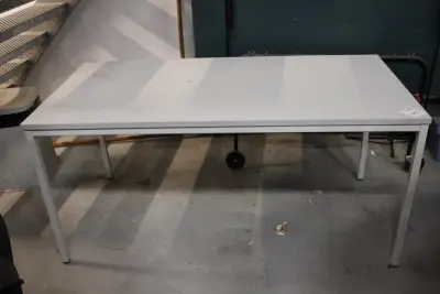 Werktafel 160 x 80 x 75 cm – kavel bij HNVI, 's-Hertogenbosch