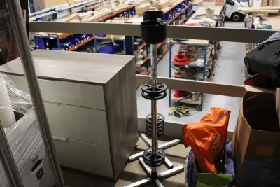 Twee bandenopslagpilaren NN hoogte 114 cm – kavel bij HNVI, 's-Hertogenbosch