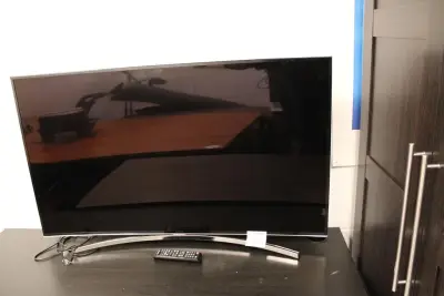 Curved TV SAMSUNG 48 inch met afstandbediening – kavel bij HNVI, 's-Hertogenbosch