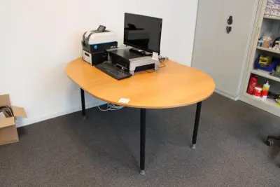 Ovale werktafel, afm. 150 x 120 cm – kavel bij HNVI, 's-Hertogenbosch