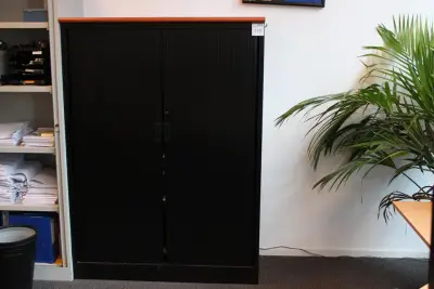 Archiefkast met twee roldeuren, afm. 120 x 47 x 166 cm – kavel bij HNVI, 's-Hertogenbosch