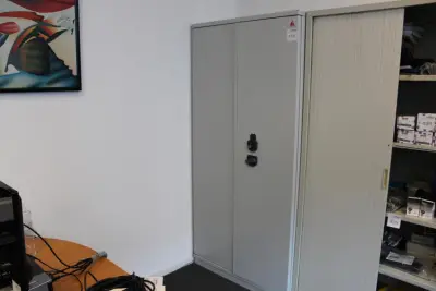 Kluiskast PROFILER met twee deuren, afm. 94 x 54 x 195 cm – kavel bij HNVI, 's-Hertogenbosch
