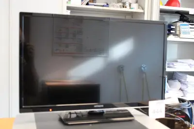 Monitor HITACHI 24 inch – kavel bij HNVI, 's-Hertogenbosch