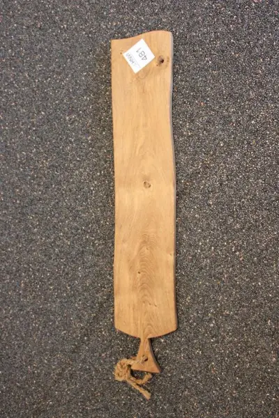 Houten serveerplank, lengte 94 cm – kavel bij HNVI, 's-Hertogenbosch