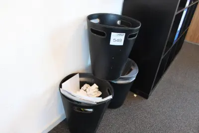 Drie luxe prullenbakken hoogte 35 cm – kavel bij HNVI, 's-Hertogenbosch