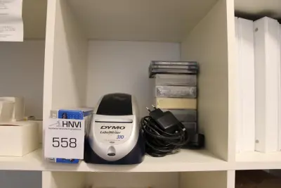 Kantoormaterialen in kast M557 w.o. schrijfgerei, inbindmaterialen, ordners, nietmachines etc – kavel bij HNVI, 's-Hertogenbosch