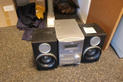 Minitoren JVC met twee speakers – kavel bij HNVI, 's-Hertogenbosch