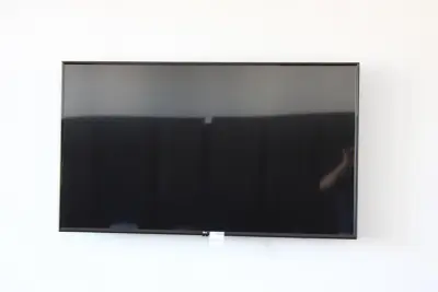 Flatscreen TV LG. Beelddiagonaal 165 cm. Met afstandsbediening en muurbeugel – kavel bij HNVI, 's-Hertogenbosch