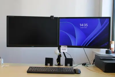 Dubbele 24 inch monitor IIYAMA op beugel met toetsenbord en muis en speakers – kavel bij HNVI, 's-Hertogenbosch