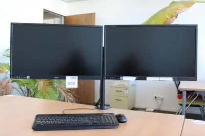 Dubbele 24 inch monitor IIYAMA op beugel met toetsenbord en muis – kavel bij HNVI, 's-Hertogenbosch