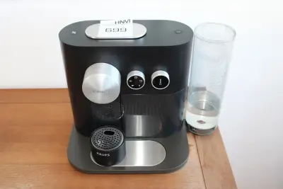 Koffiemachine KRUPS Nespresso – kavel bij HNVI, 's-Hertogenbosch