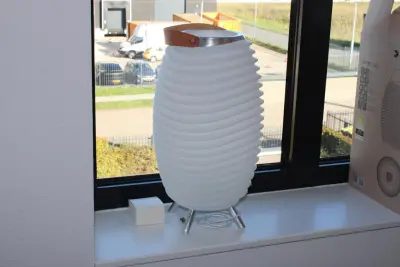 Draadloze speakerlamp KOODUU met wijnkoelerfunctie hoogte 40 cm – kavel bij HNVI, 's-Hertogenbosch
