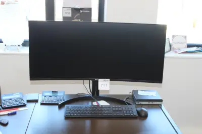 Curved beeldscherm LG 35WN65C met toetsenbord en muis – kavel bij HNVI, 's-Hertogenbosch