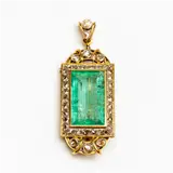 Geelgouden broche/hanger, bezet met een rechthoekige step cut smaragd van circa 25 x 14 x 7 mm, circa 17 karaat, in een entourage van in zilver en… – kavel bij Venduhuis De Eland