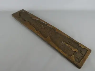 Houten mal met figuur en scheuren – kavel bij De Kringwinkel, Diest