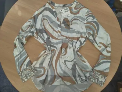 1 Bluse, Marke Rena Marx, Größe 44, weiß mit Muster – kavel bij Zoll-Auktion, Isernhagen