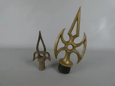 Set van twee metalen ornamenten – kavel bij De Kringwinkel, Diest
