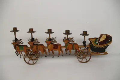 Zware Vintage Metalen Kerstkandelaar - Kerstman in Arrenslee met Rendieren – kavel bij De Kringwinkel, Waardamme