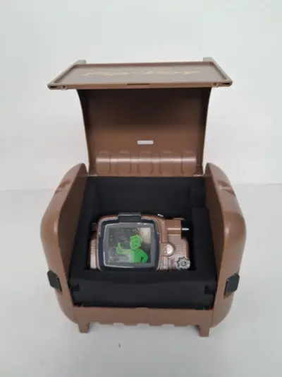 Pip-Boy 3000 Mk IV replica uit de Fallout 4 – kavel bij De Kringwinkel, Waardamme