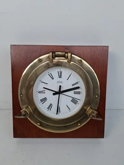 Prachtige Maritieme Patrijspoort Klok "Royal Marine" op Houten Paneel (30x30 cm) – kavel bij De Kringwinkel, Waardamme