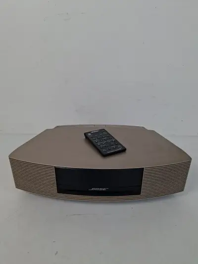 Prachtige Bose Wave® Music System III (Titanium Silver / Titanium Zilver) – Inclusief Originele Afstandsbediening – kavel bij De Kringwinkel, Waardamme