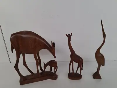 Drie vintage, handgesneden houten sculpturen – kavel bij De Kringwinkel, Waardamme