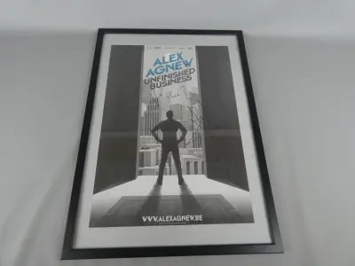 Alex Agnew unfinished business poster – kavel bij De Kringwinkel, Diest