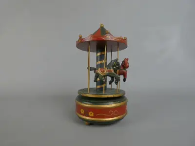Houten carrousel – kavel bij De Kringwinkel, Diest