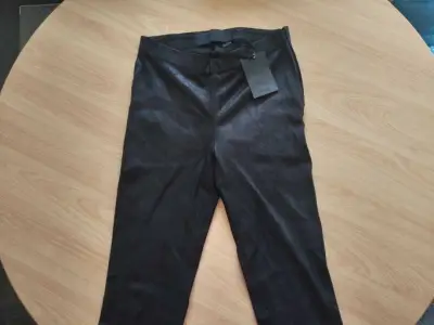 1 Hose, Marke Nove, Größe 42, schwarz – kavel bij Zoll-Auktion, Isernhagen