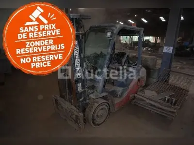 REF: Hamme 3 - Vorkheftruck (voor onderdelen) Toyota 52-8FDF25 – kavel bij Auctelia, Hamme