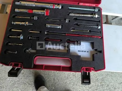 Koffer met verschillende onderdelen Hilti-bouten ankers diverse onderdelen zie foto – kavel bij Auctelia, Bastogne