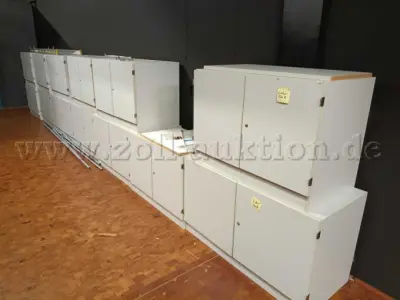 13 RMF (Rauschenberger) Schulmöbel Oberschränke Konvolut 13 Stück – kavel bij Zoll-Auktion, Mannheim
