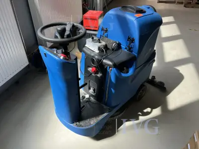 Bodenreinigungsmaschine WIPEKET SWA70 – kavel bij IVG, München