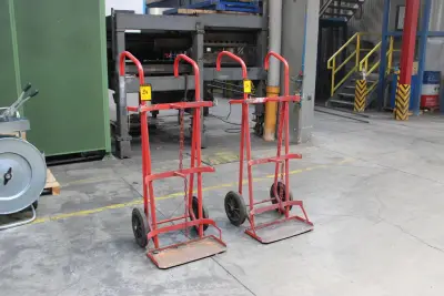2 chariots à bouteilles – kavel bij Trans Executive