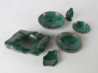 Set decoratieve malachiet schalen en beeldje – kavel bij De Kringwinkel, Heverlee