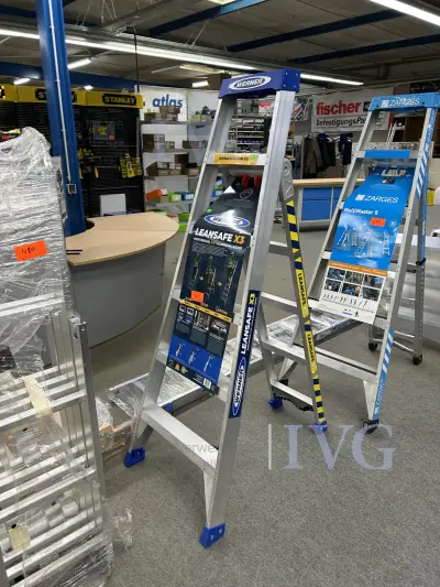 Alu-Stehleiter WERNER Leansafe X3 – kavel bij IVG, Bielefeld