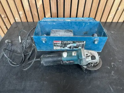 Makita 9565h Haakse Slijper – kavel bij Hammertime