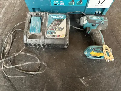 Makita Dtd152 + Lader Dc18rc Ex Accu – kavel bij Hammertime