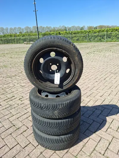 4x velg (4-gaats) met winterbanden – kavel bij Onlineveilingmeester, Wijk en Aalburg