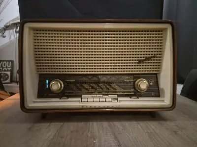 Vintage Blaupunkt tafelradio – Jaren 50 – Werkend – kavel bij Onlineveilingmeester, Groningen