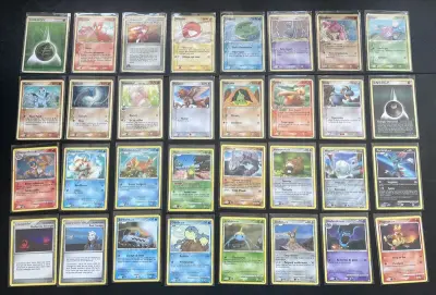 Ca. 128x Bijzondere vintage Pokémon-kaarten uit veel verschillende en oude sets – kavel bij Onlineveilingmeester, Groningen