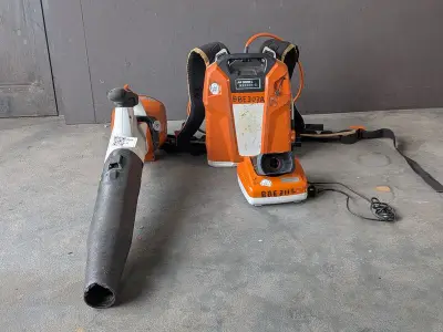 Ruggedragen Accu en Bladblazer, STIHL, AR3000L & BGA200 – kavel bij Onlineveilingmeester, Wijk en Aalburg