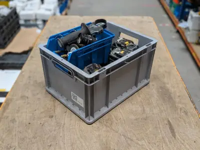 Ca. 17x Li-ion schuifaccu, Makita, BL1860B 18V – kavel bij Onlineveilingmeester, Heerenveen