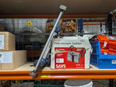 Vlucht- of brandladder en telescoopladder – kavel bij Onlineveilingmeester, Heerenveen