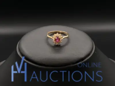 yellow gold ring set with diamond and ruby 9 carat – kavel bij VH Auctions