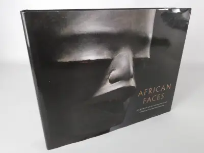 Boek African Faces over Afrikaanse maskers – kavel bij De Kringwinkel, Heverlee