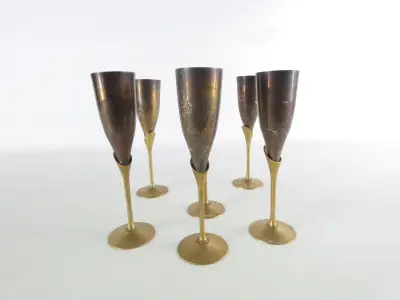 Set van 6 vintage verzilverde champagneflûtes met messing voet – kavel bij De Kringwinkel, Heverlee